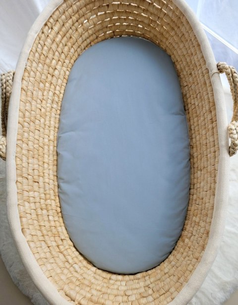 Prześcieradło bawełniane do kosza Mojżesza Boho wózka gondoli 75x35 cm - brudny niebieski Prześcieradło bawełniane do kosza Mojżesza Boho wózka gondoli 75x35 cm - brudny niebieski