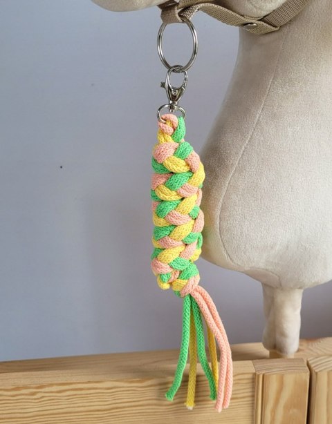 Uwiąz dla Hobby Horse ze sznurka - jasny zielony/ żółty/ brzoskwinia Uwiąz dla Hobby Horse ze sznurka - jasny zielony/ żółty/ brzoskwinia