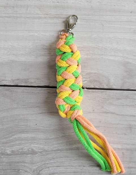 Uwiąz dla Hobby Horse ze sznurka - jasny zielony/ żółty/ brzoskwinia Uwiąz dla Hobby Horse ze sznurka - jasny zielony/ żółty/ brzoskwinia
