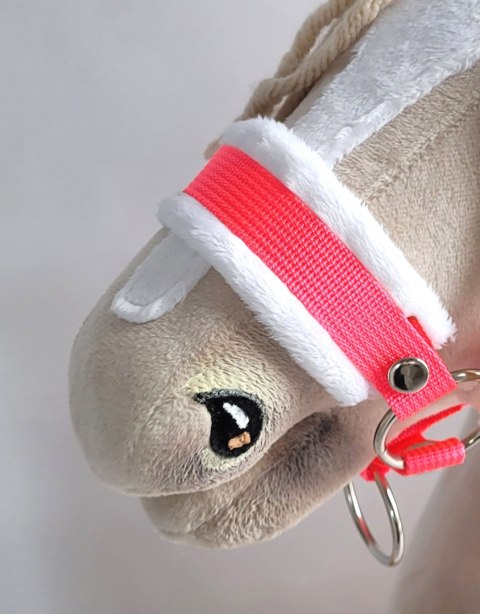 Zestaw do Hobby Horse: kantar A3 z białym futerkiem + uwiąz ze sznurka - neon-pink/ biały Zestaw do Hobby Horse: kantar A3 z białym futerkiem + uwiąz ze sznurka - neon-pink/ biały