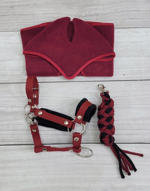 Kantar regulowany dla konia Hobby Horse A3 bordowy z czarnym futerkiem Kantar regulowany dla konia Hobby Horse A3 bordowy z czarnym futerkiem
