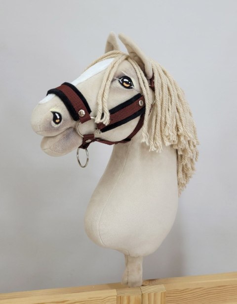 Zestaw do Hobby Horse: kantar A3 z czarnym futerkiem + uwiąz ze sznurka - czarno-brązowy Zestaw do Hobby Horse: kantar A3 z czarnym futerkiem + uwiąz ze sznurka - czarno-brązowy