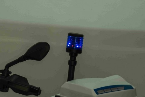 Motor Policyjny BMW F850 GS na akumulator dla dzieci + Kółka pomocnicze + Syrena + Światła + 2 Kufry + Wolny Start Motor Policyjny BMW F850 GS na akumulator dla dzieci + Kółka pomocnicze + Syrena + Światła + 2 Kufry + Wolny Start