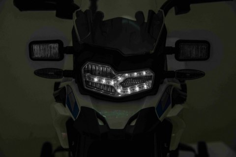 Motor Policyjny BMW F850 GS na akumulator dla dzieci + Kółka pomocnicze + Syrena + Światła + 2 Kufry + Wolny Start Motor Policyjny BMW F850 GS na akumulator dla dzieci + Kółka pomocnicze + Syrena + Światła + 2 Kufry + Wolny Start