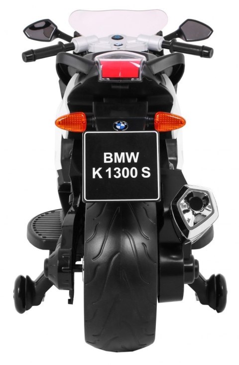 Motor na akumulator BMW K1300S dla dzieci Biały + Kółka pomocnicze + Dźwięki Światła + Wolny Start Motor na akumulator BMW K1300S dla dzieci Biały + Kółka pomocnicze + Dźwięki Światła + Wolny Start
